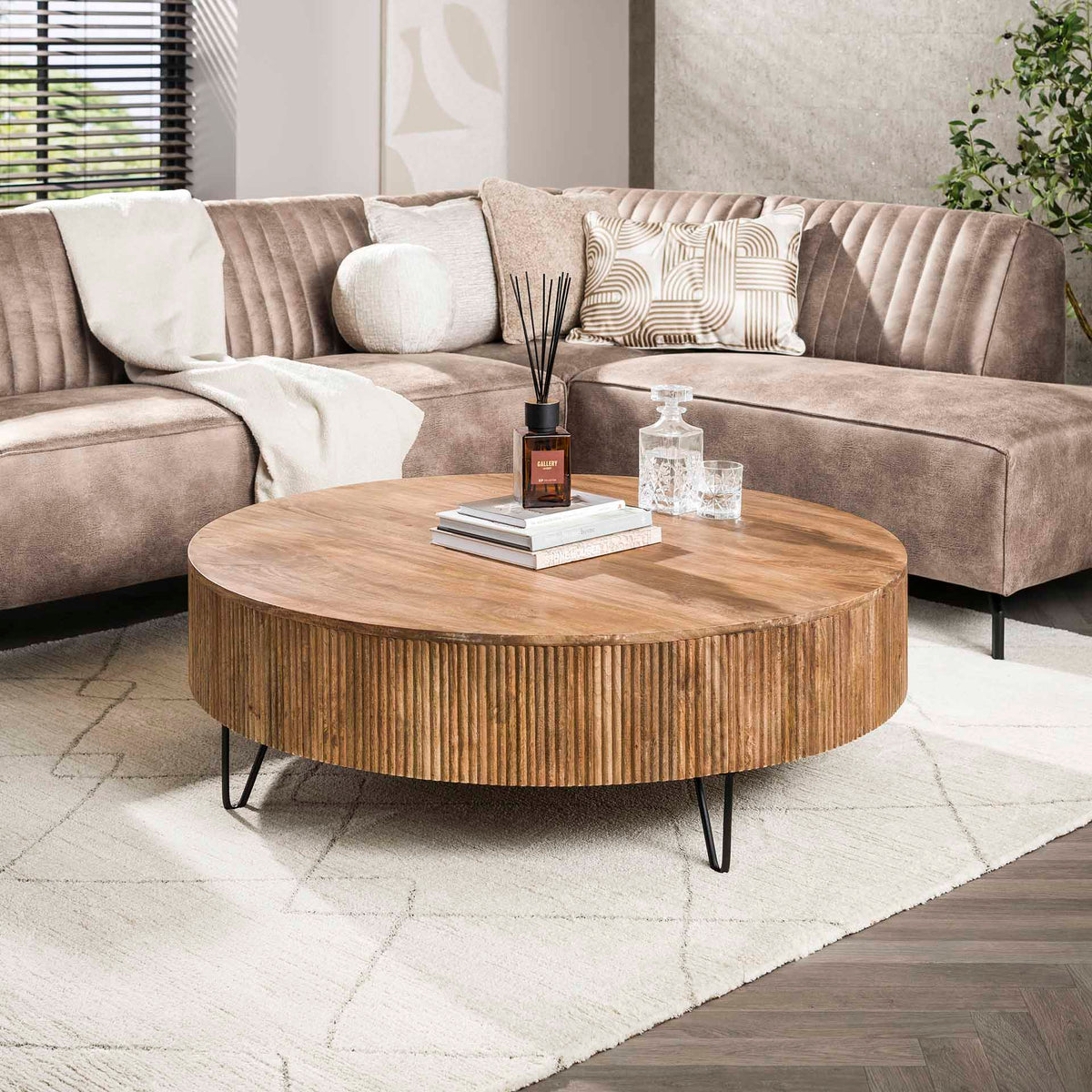 Ronde salontafel massief mangohout 120 cm Zandkleur – Dimehouse