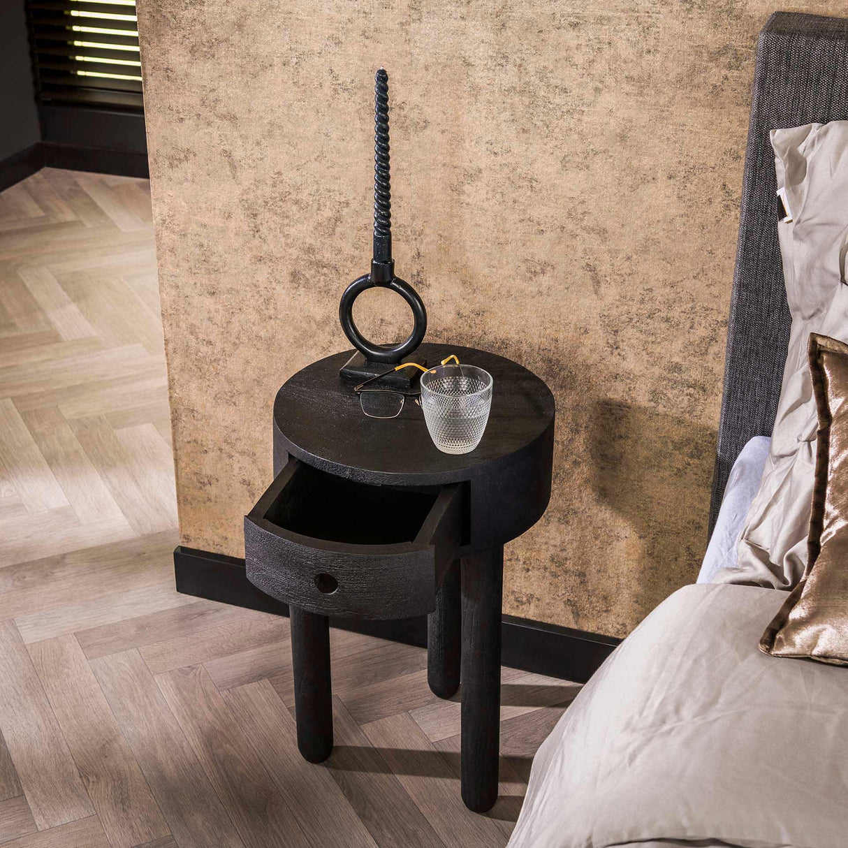 Rond Nachtkastje Davey Zwart Acaciahout 1 lade