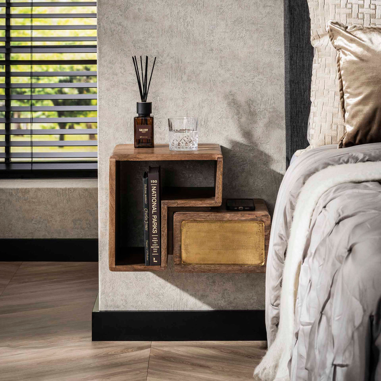 Solano Set van 2 Nachtkastjes Massief Mango Zand Brass