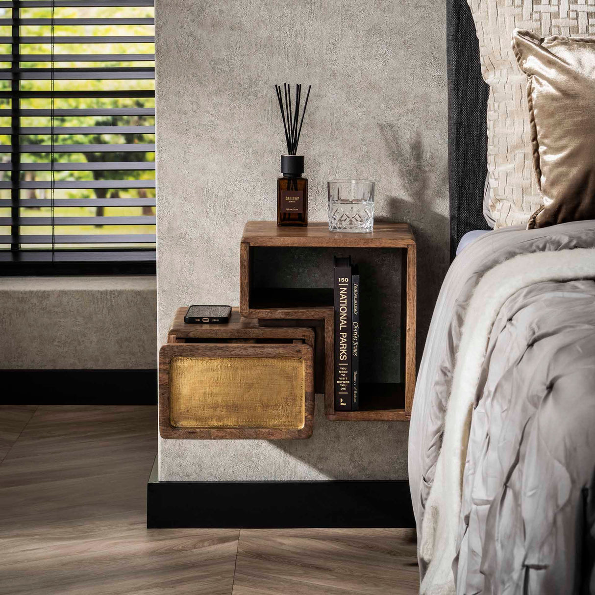 Solano Set van 2 Nachtkastjes Massief Mango Zand Brass