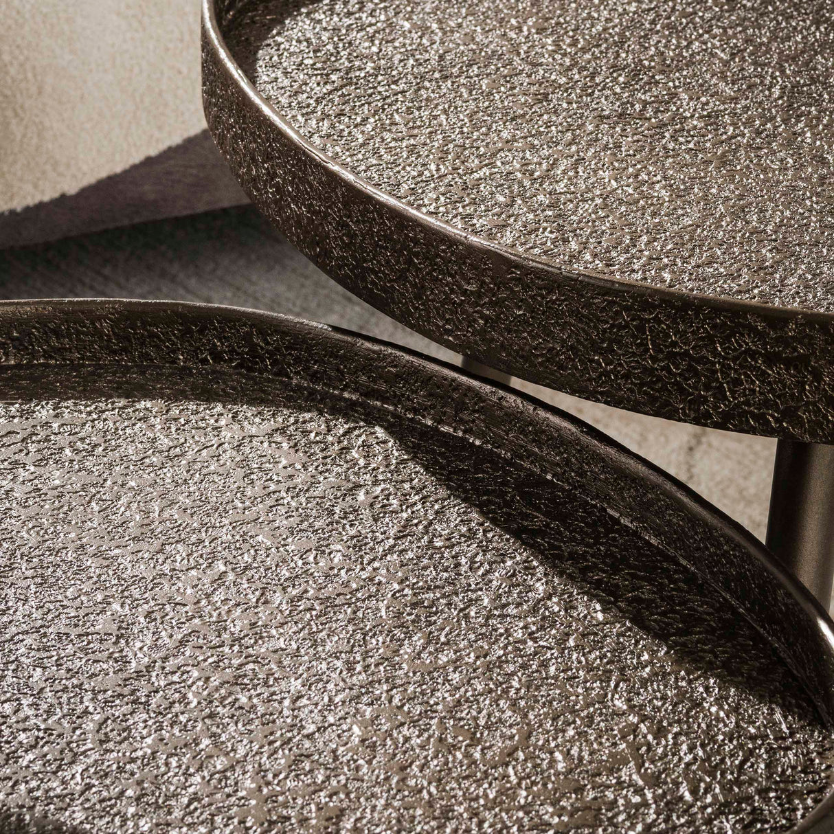 Set van 2 Driehoekige Salontafels Contour Brons Liquid Metal