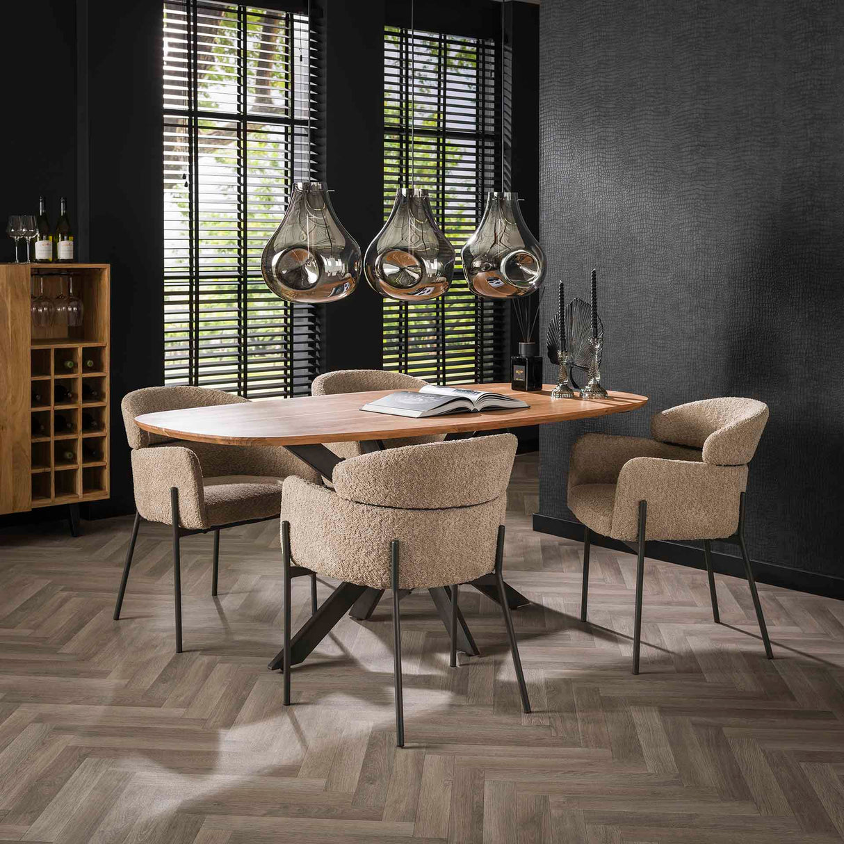 Eetkamerstoel Lola Bouclé stof Beige met ronde rug en arm