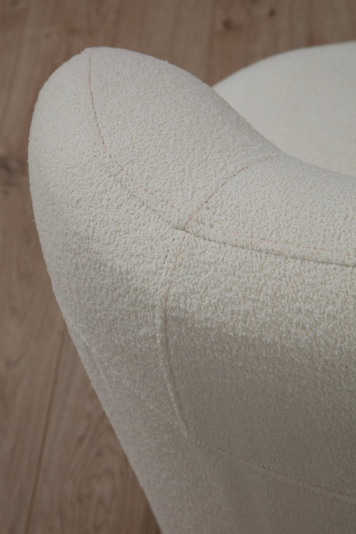 Japandi fauteuil wit bouclé Livorno