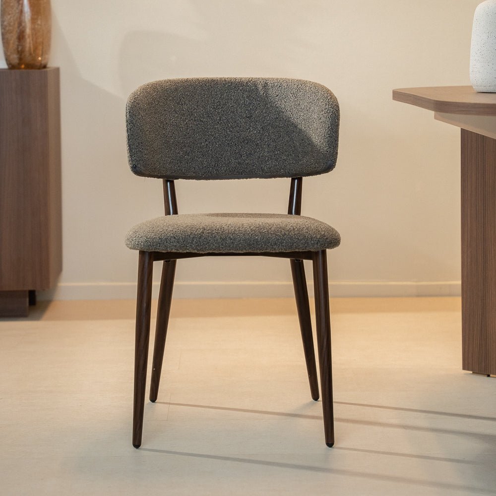 Eetkamerstoelen-Japandi Eetkamerstoel Yura Taupe - Walnootlook Frame-Dimehouse