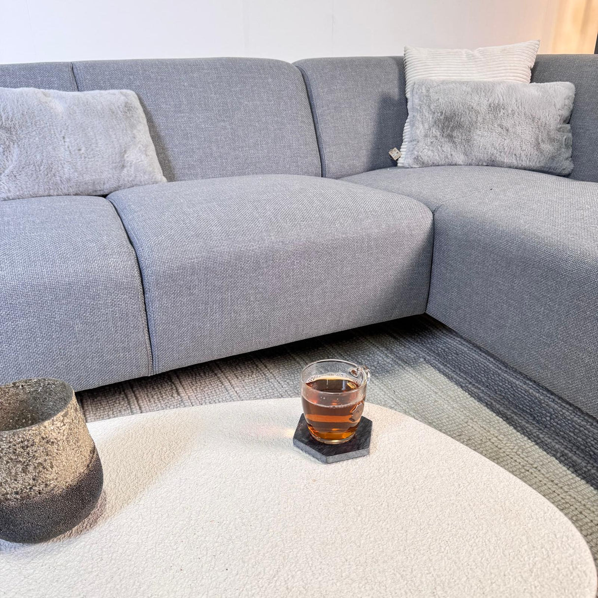 Hoekbank met compacte lounge grijsblauw gerecyclede stof Moby - links