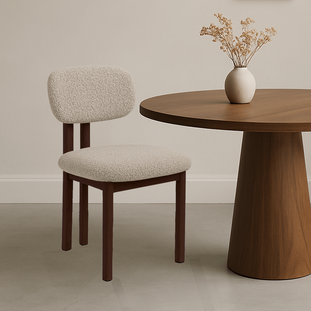 Japandi Eetkamerstoel Miyo Bouclé Zandkleur - Walnootlook Frame