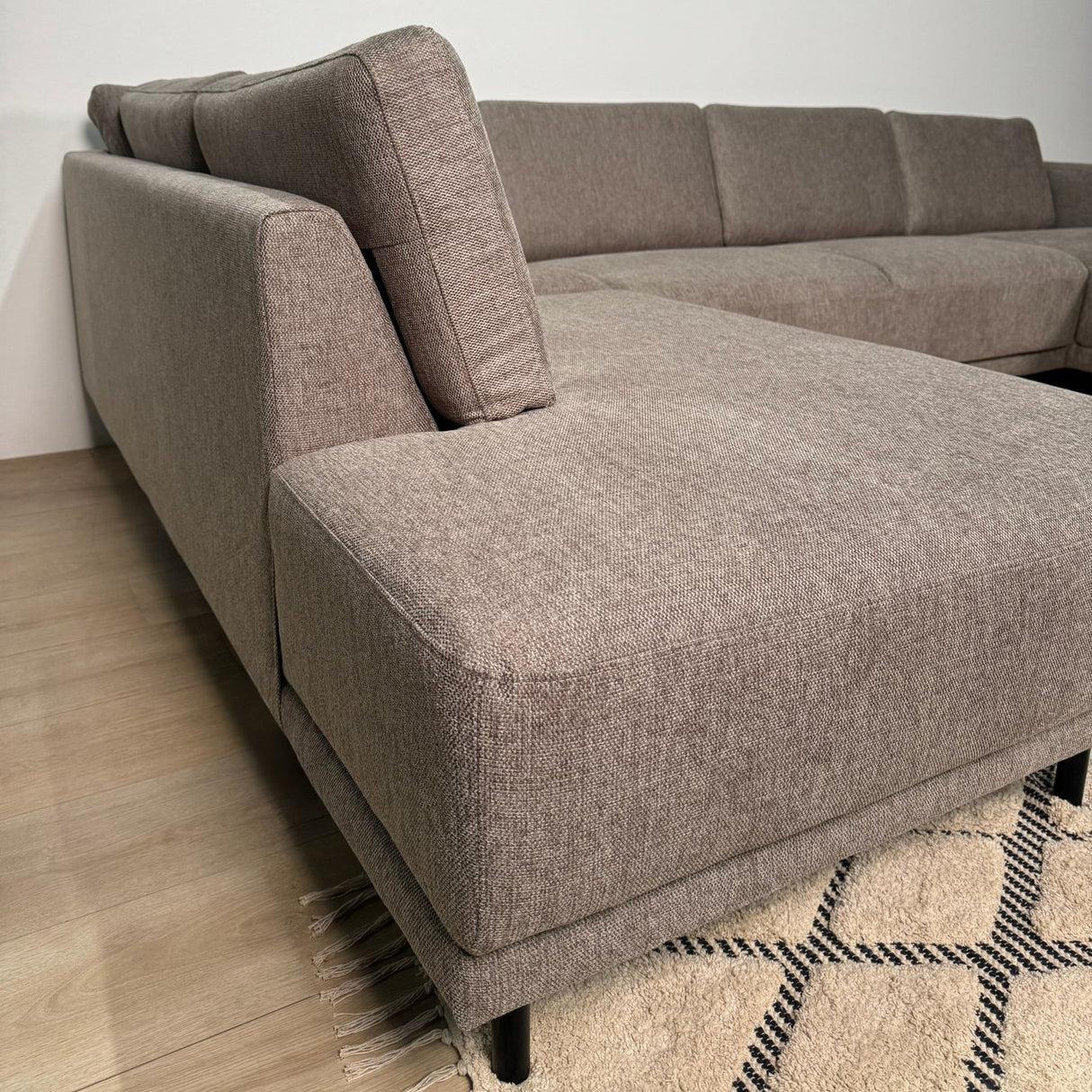 Moderne 3-zits Hoekbank Links Taupe Stof Aniko met Lounger 240x197x78 cm
