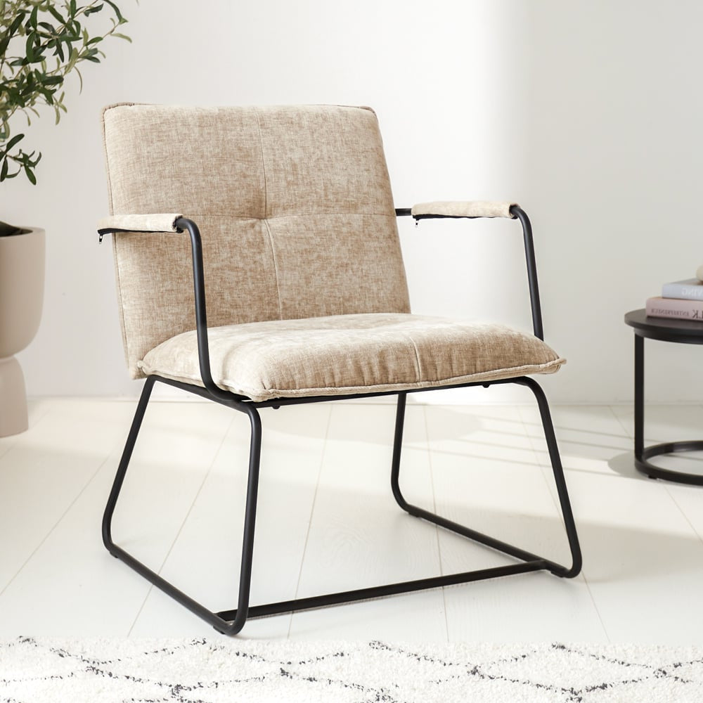 Fauteuil Hailey Chenille Dimehouse Beige LxBxH 66x64x37 Stof Sfeerfoto schuin vooraanzicht