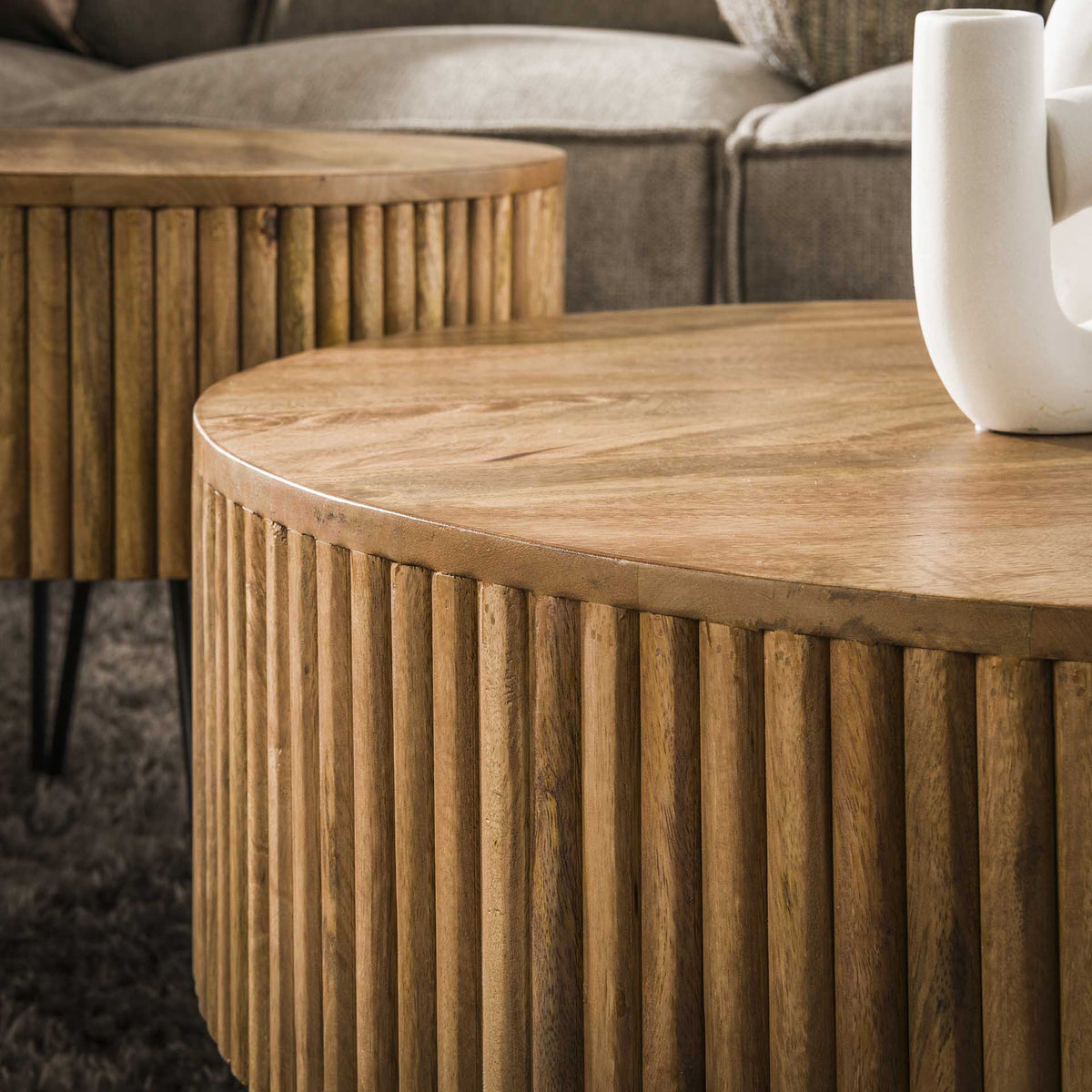 Set van 2 ronde salontafels Maria mangohout | Dimehouse