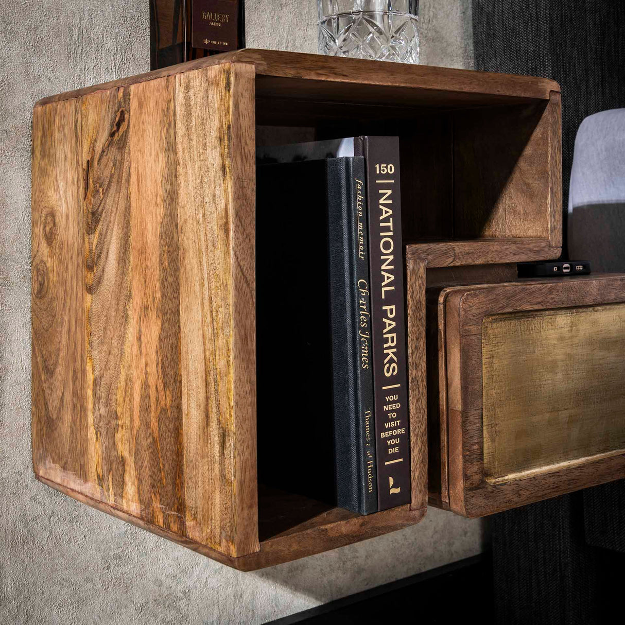 Solano Set van 2 Nachtkastjes Massief Mango Zand Brass