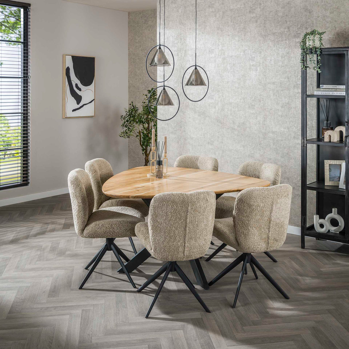 Driehoekige eettafel van massief acaciahout 135 cm