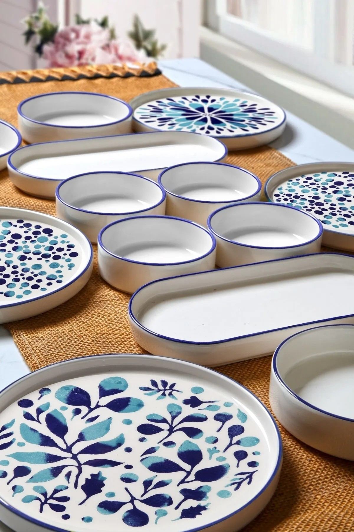 MCH09211 Blue White 100% CERAMIC 19 cm breed
