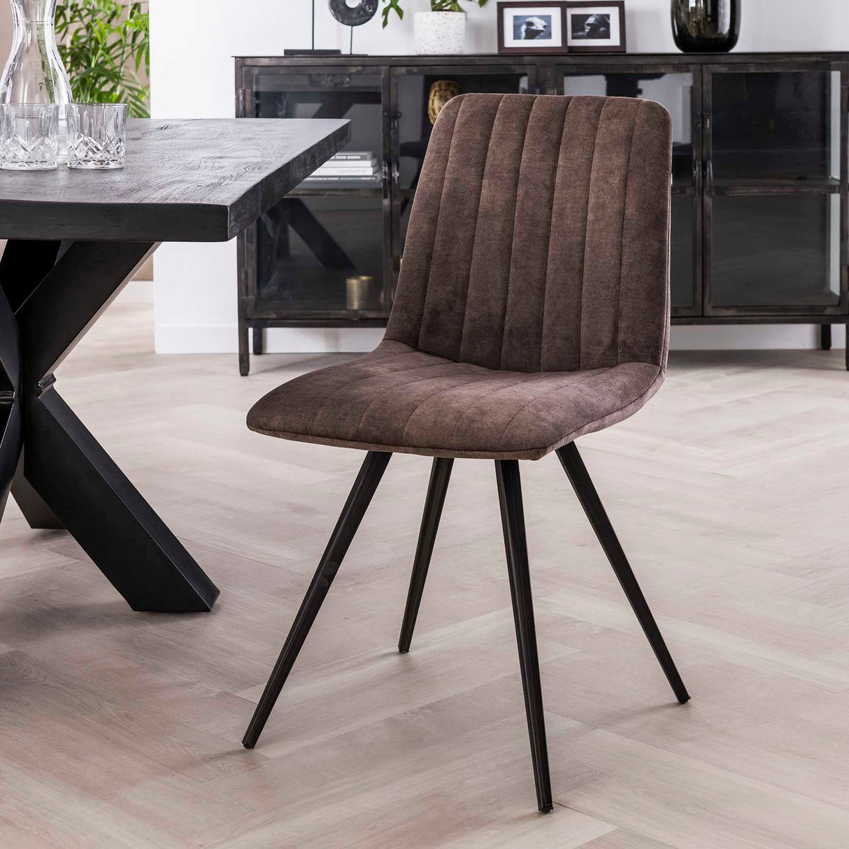 Set van 4 Eetkamerstoelen Sadie Velvet Taupe - Zonder Armleuningen