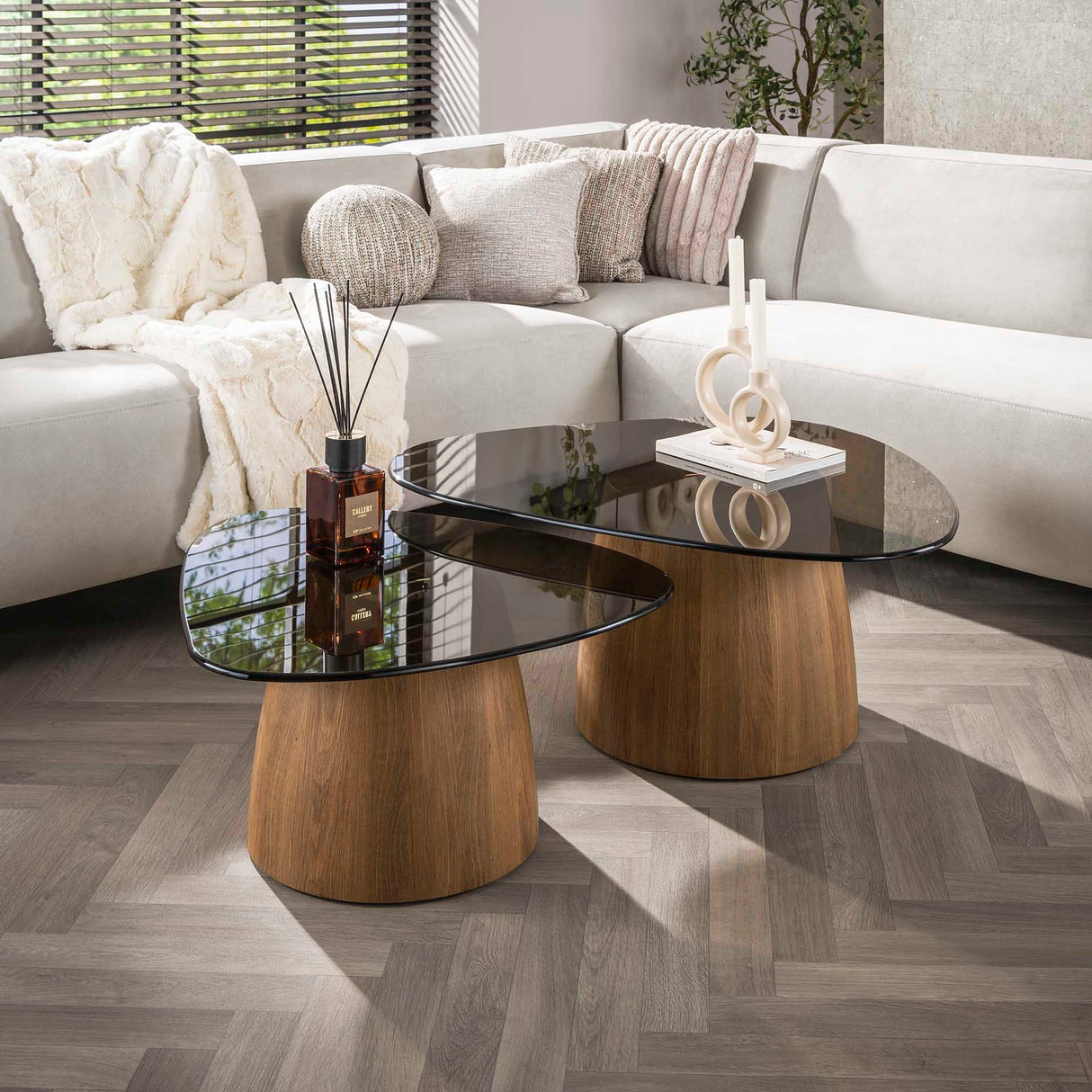 Set van 2 Marea driehoekige salontafels brons glas 91x71 cm