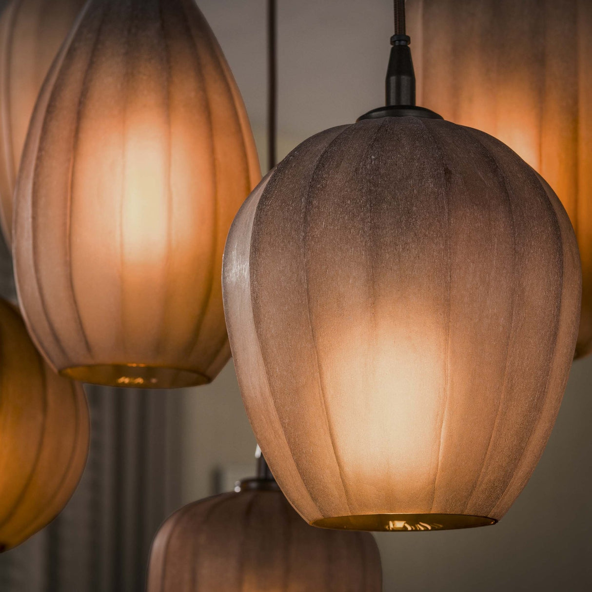 Hanglampen - Hanglamp 7 - lichts bruin frosted glas Arda - Dimehouse