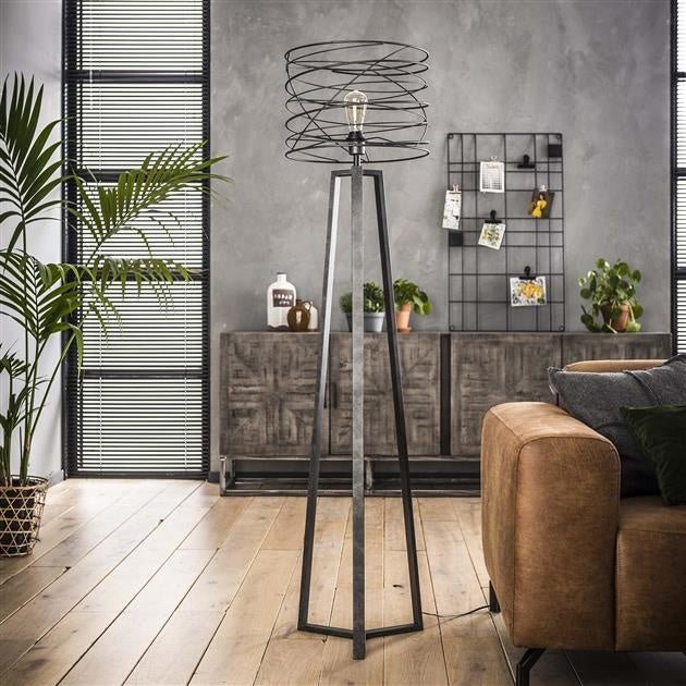 Vloerlamp Twist DH Interior Charcoal LxBxH 146x42x38 Metaal Sfeerfoto schuin vooraanzicht