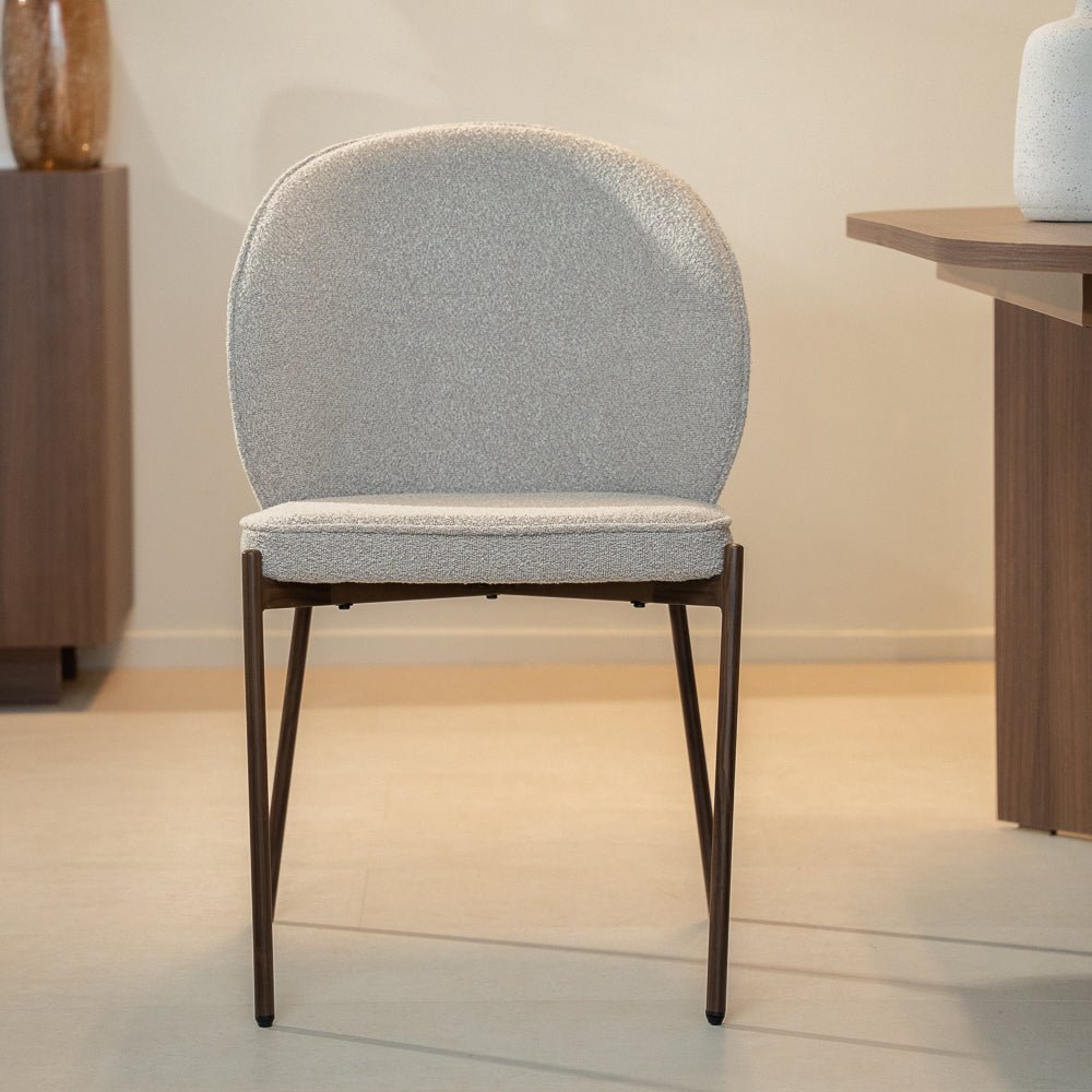 Eetkamerstoelen-Eetkamerstoel bouclé zandkleur Jiro - walnootlook frame - Japandi-Dimehouse