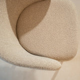 Eetkamerstoelen-Eetkamerstoel bouclé zandkleur Taro - walnootlook frame - Japandi-Dimehouse