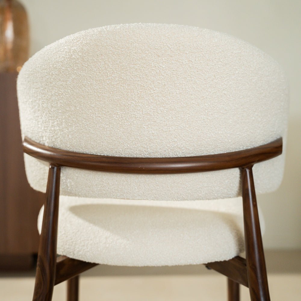 Eetkamerstoelen-Japandi Eetkamerstoel Yuka Beige - Walnootlook Frame-Dimehouse