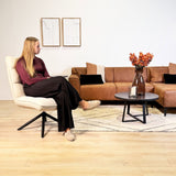 Scandinavische draaifauteuil beige bouclé stof 360° draaibaar Yuki