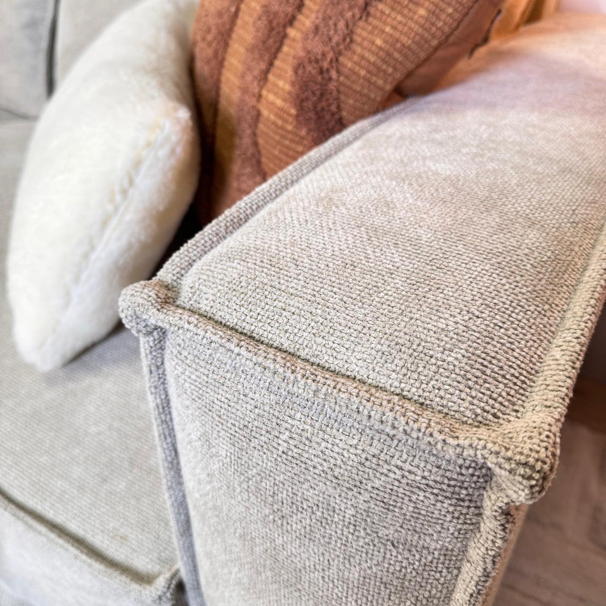 Hoekbank met chaise longue beige chenille Yara - links