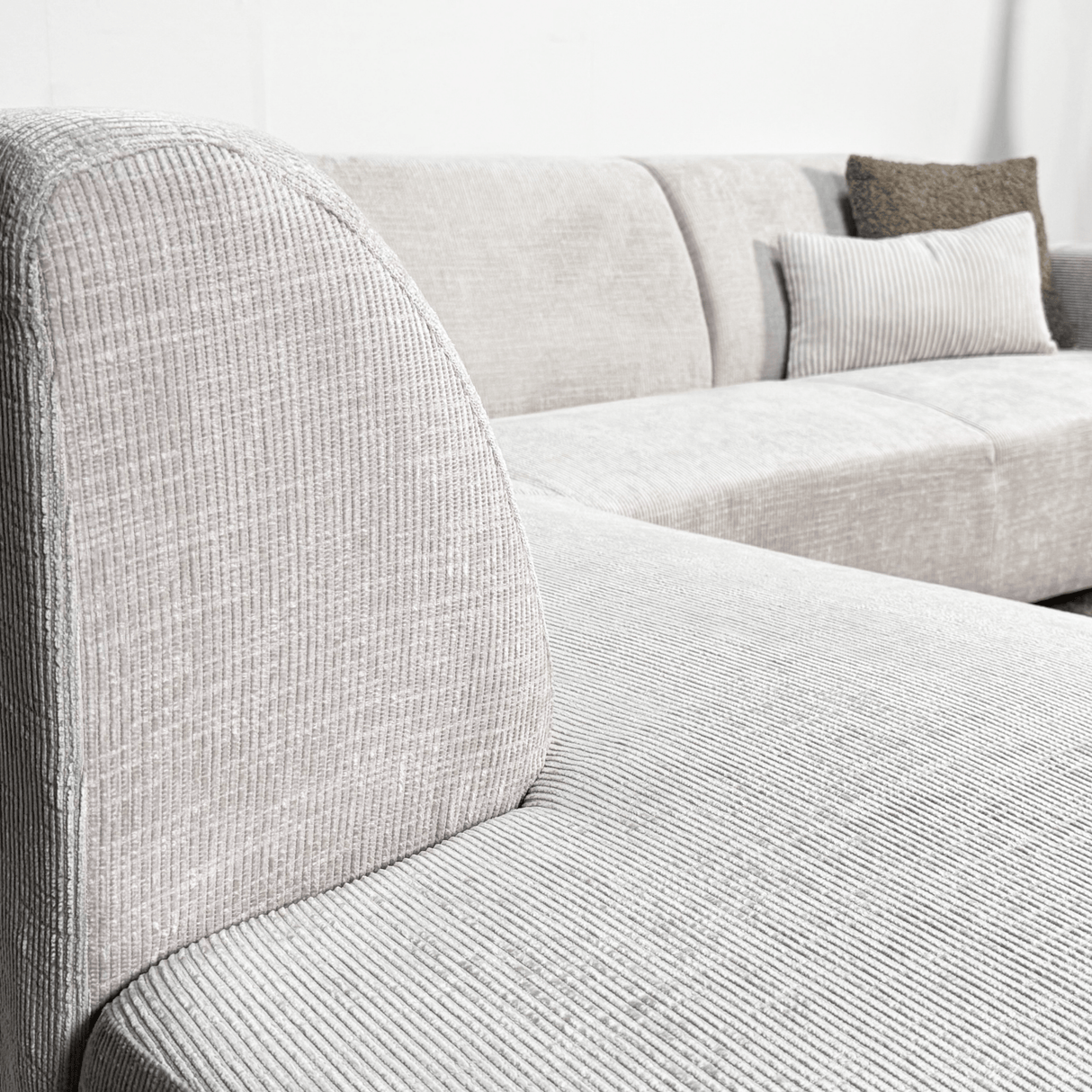 Hoekbank met chaise longue beige chenille stof Manon - links