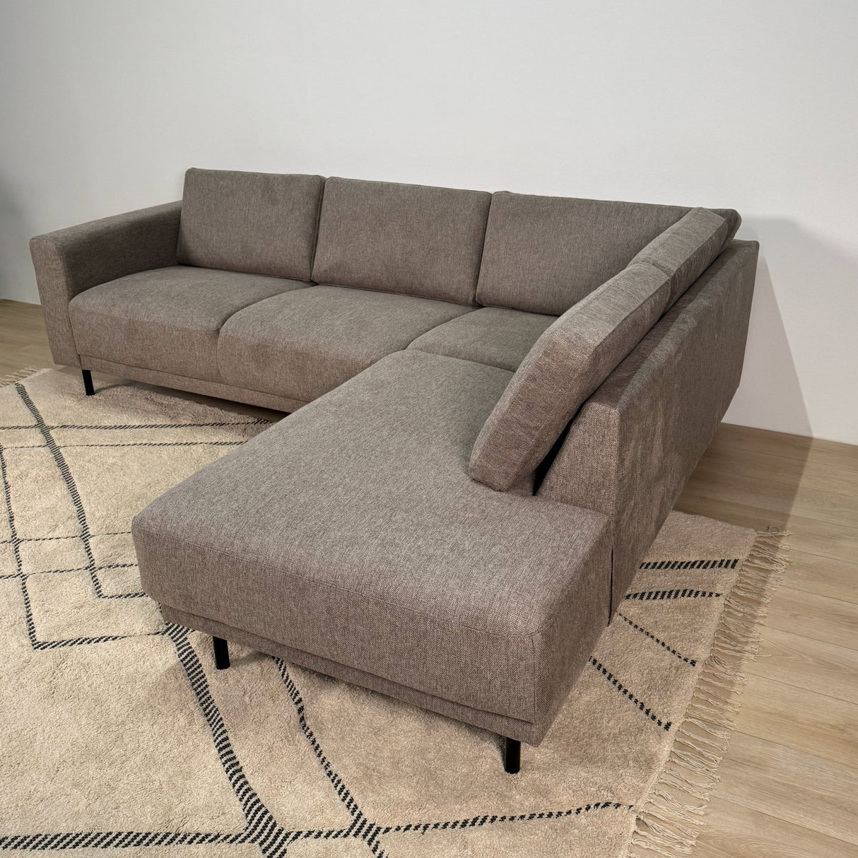 Moderne 3-zits Hoekbank Rechts Taupe Stof Aniko met Lounger 240x197x78 cm
