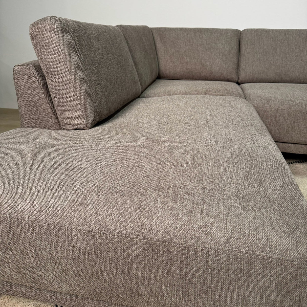 Moderne 3-zits Hoekbank Links Taupe Stof Aniko met Lounger 240x197x78 cm