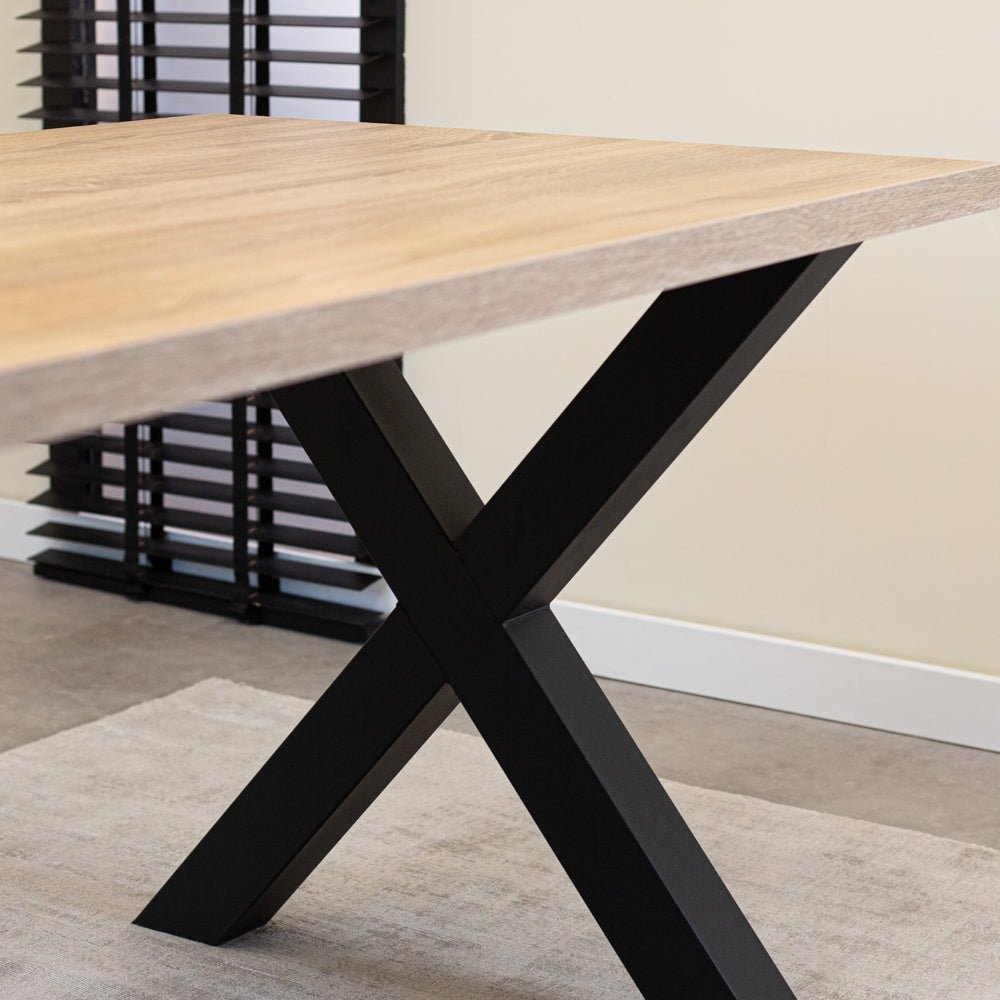 Dining table Lenzo Robson oak x-leg black