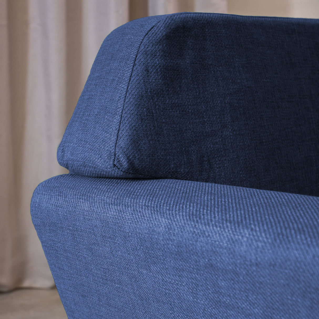 Fauteuil Roger Dimehouse Blauw LxBxH 85x50x33 Stof Witfoto detail