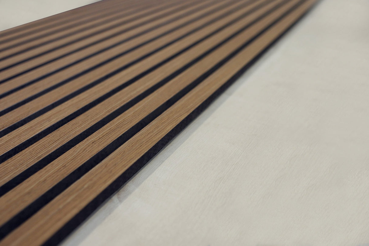 Wandpaneel Walnut Zwart vilt Akupanel Walnoot MDF Sfeerfoto detail